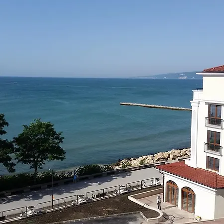 Hpm Black Sea Princess - Front Line Ξενοδοχείο με διαμερίσματα Μπαλτσίκ